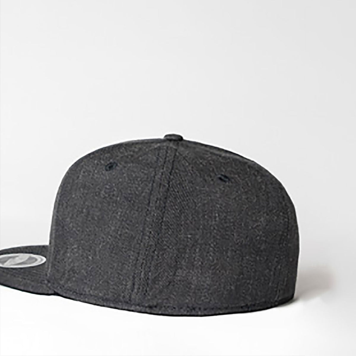 U15604 UFlex Adults Flat Peak 6 Panel Fitted